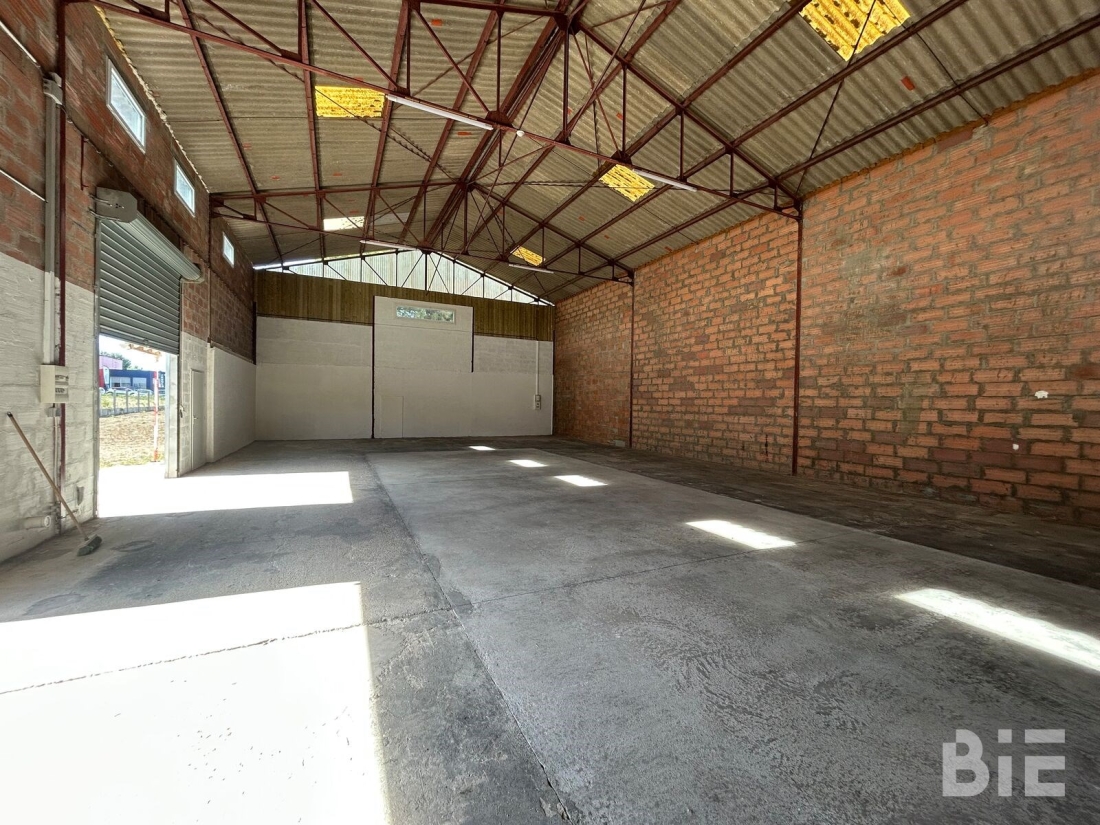 Photo 2 – Location entrepôts / activités	SAINT MEDARD EN JALLES (33160)
