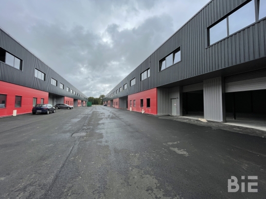 Photo 1 – Location entrepôts / activités	TRESSES (33370)