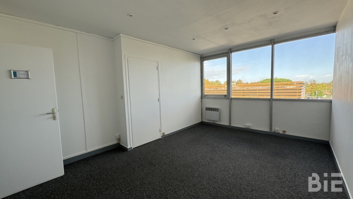Photo 1 – Location bureaux	ARTIGUES PRES BORDEAUX (33370)