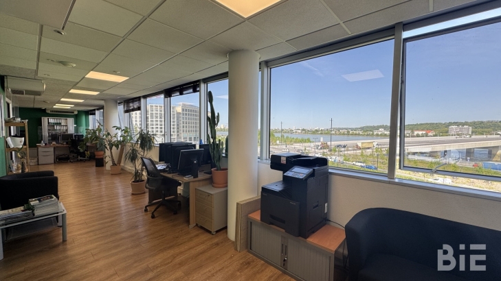 Photo 1 – Location bureaux	BEGLES (33130)