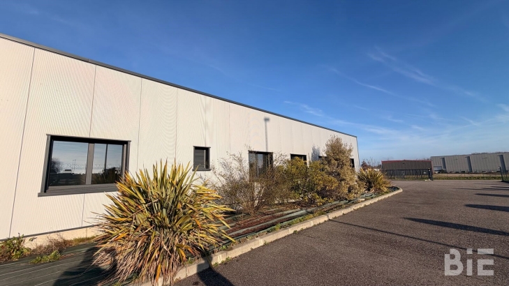 Photo 1 – Location entrepôts / activités	AILLAS (33124)