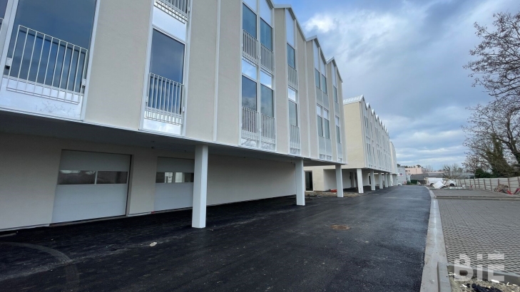 Photo 1 – Location entrepôts / activités	BRUGES (33520)