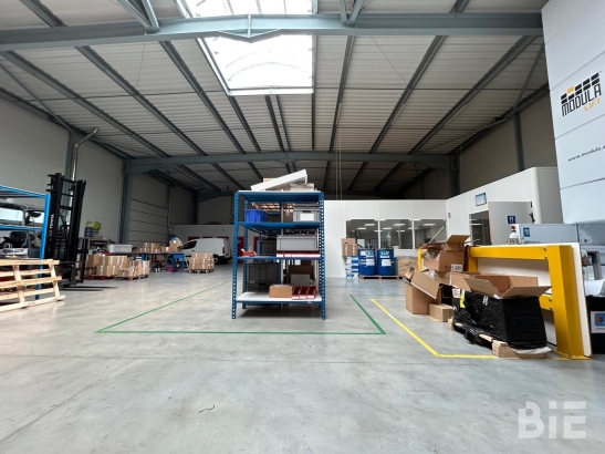 Photo 1 – Location entrepôts / activités	CANEJAN (33610)