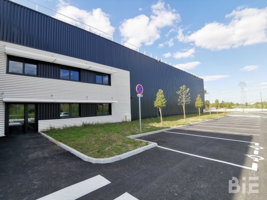Photo 1 – Location entrepôts / activités	AMBARES ET LAGRAVE (33440)