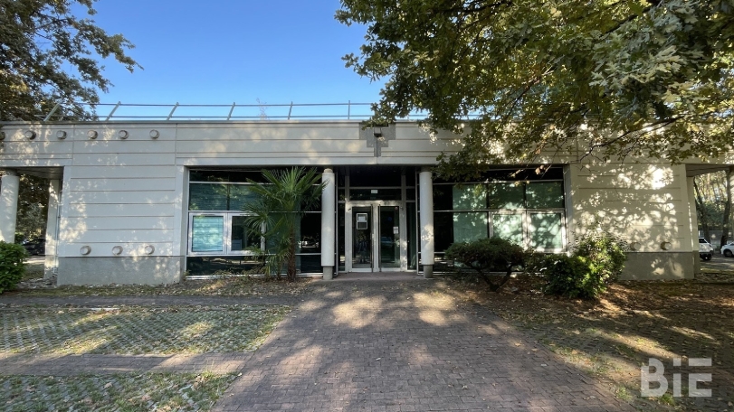 Photo 1 – Location bureaux	PESSAC (33600)