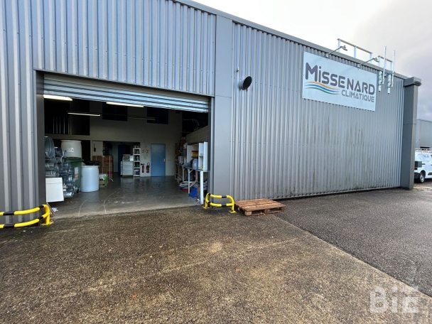 Photo 1 – Location entrepôts / activités	LE HAILLAN (33185)