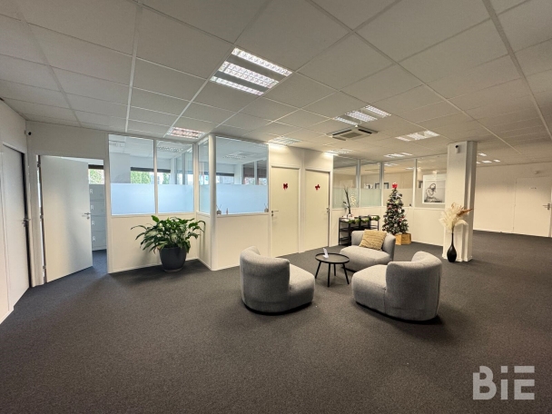 Photo 1 – Location bureaux	MERIGNAC (33700)