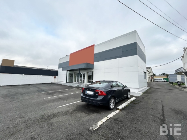 Photo 1 – Vente locaux commerciaux	SAINT MARTIN LACAUSSADE (33390)