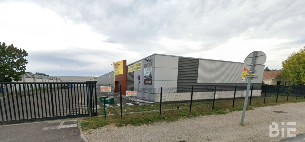 Photo 1 – Location locaux commerciaux	LE HAILLAN (33185)